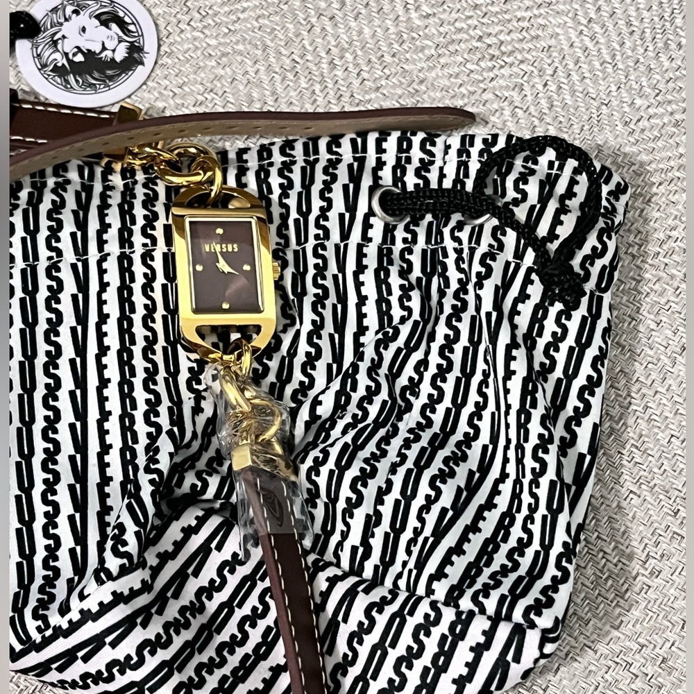 VERSUS by VERSACE NWT AUTHENTIC GENUINE BROWN LEATHER/GOLD WRAP DESIGN WATCH - Picture 10 of 17